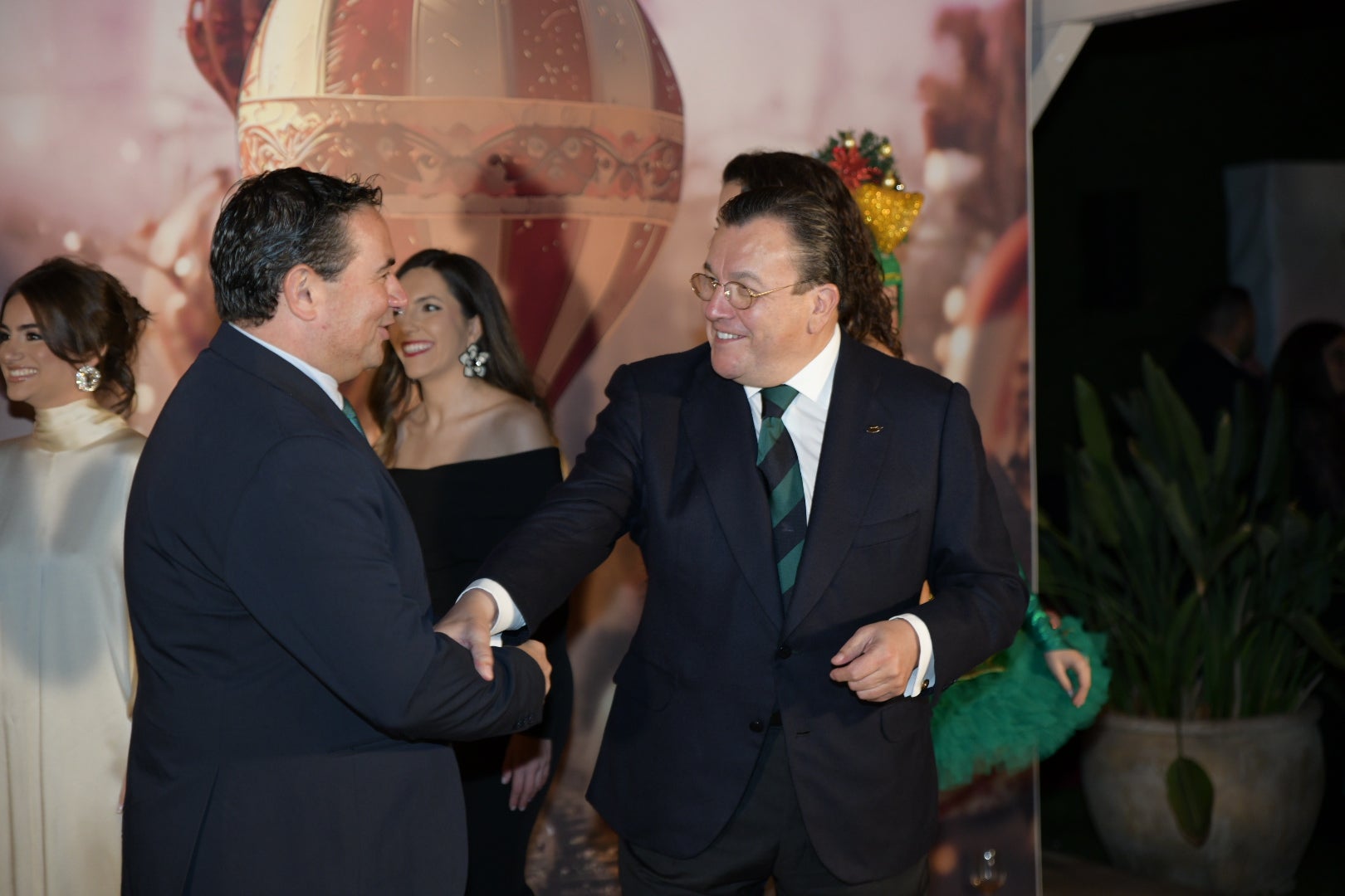 Cientos de asistentes dan la &#039;Bienvenida a la Navidad&#039; en la gala solidaria de Vectalia