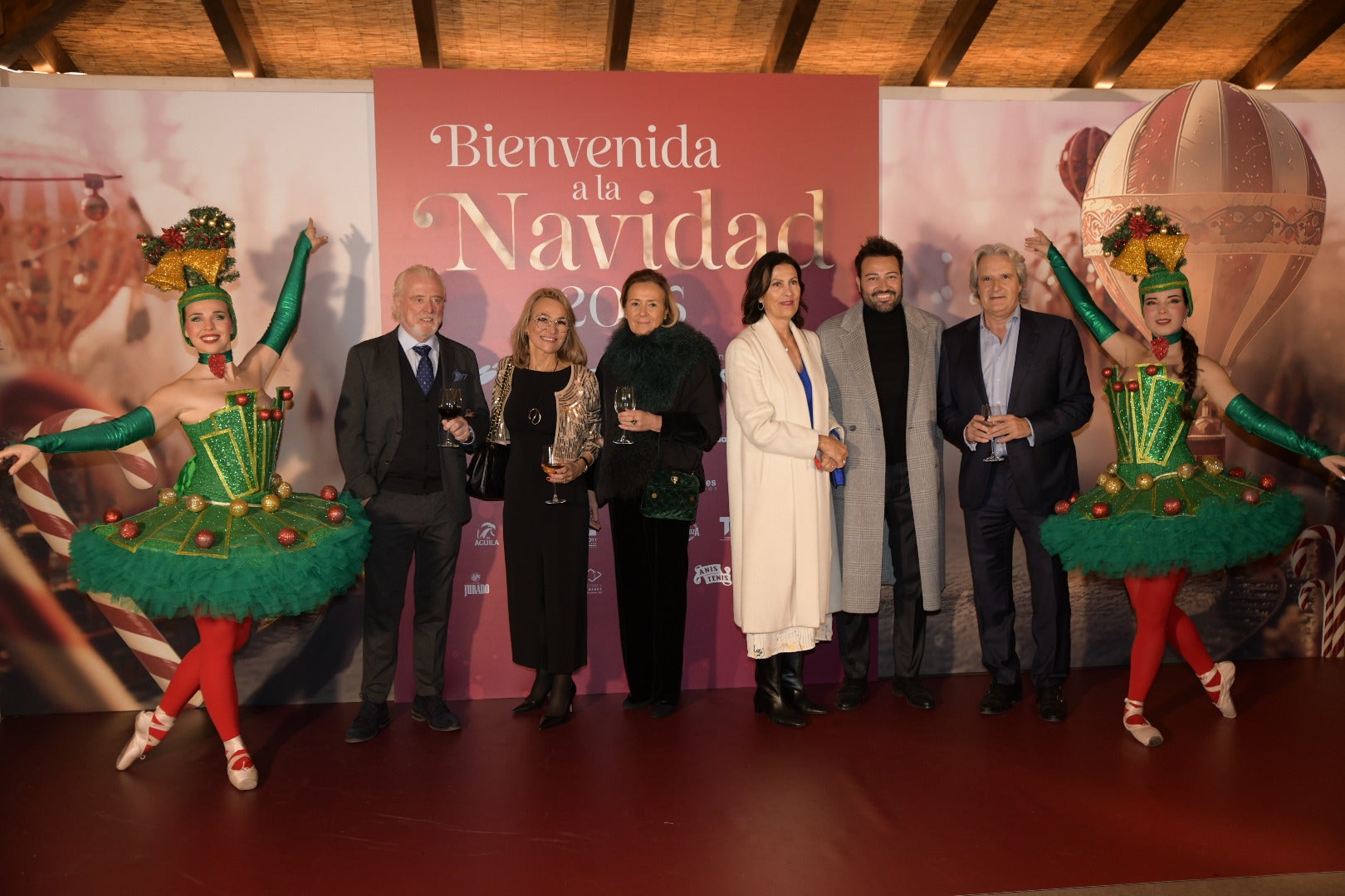 Cientos de asistentes dan la &#039;Bienvenida a la Navidad&#039; en la gala solidaria de Vectalia