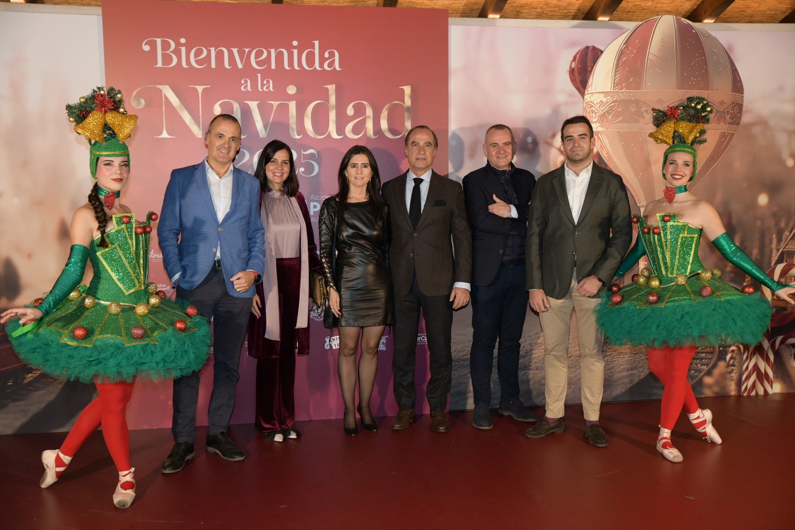 Cientos de asistentes dan la &#039;Bienvenida a la Navidad&#039; en la gala solidaria de Vectalia