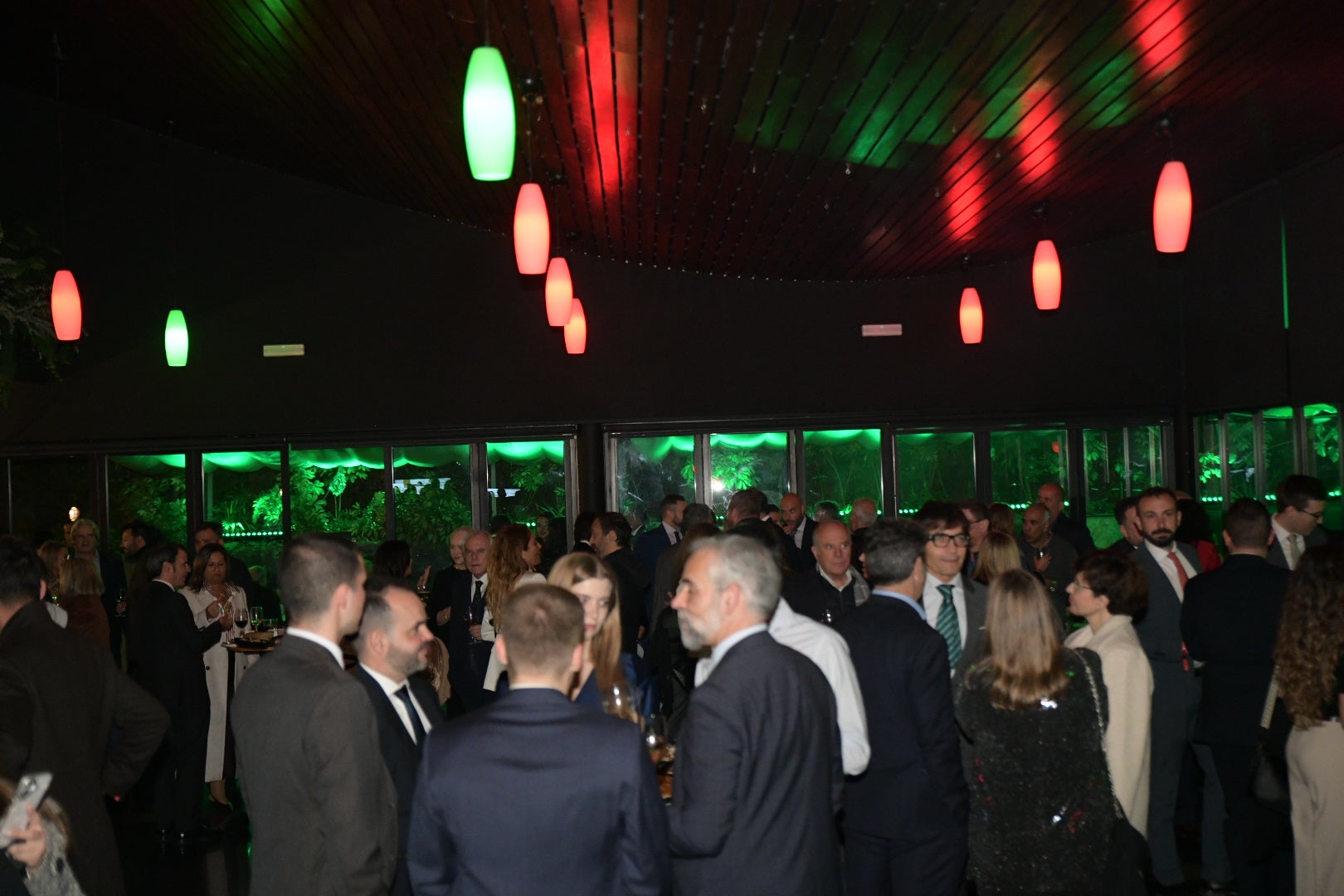 Cientos de asistentes dan la &#039;Bienvenida a la Navidad&#039; en la gala solidaria de Vectalia