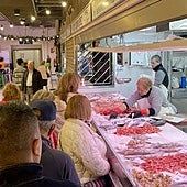 Compras en el Mercado Central de Alicante.