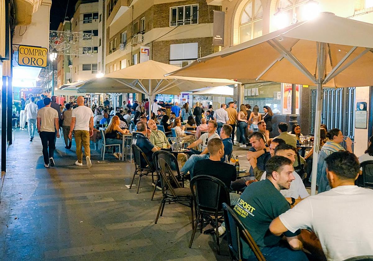 Terrazas en la calle Castaños.