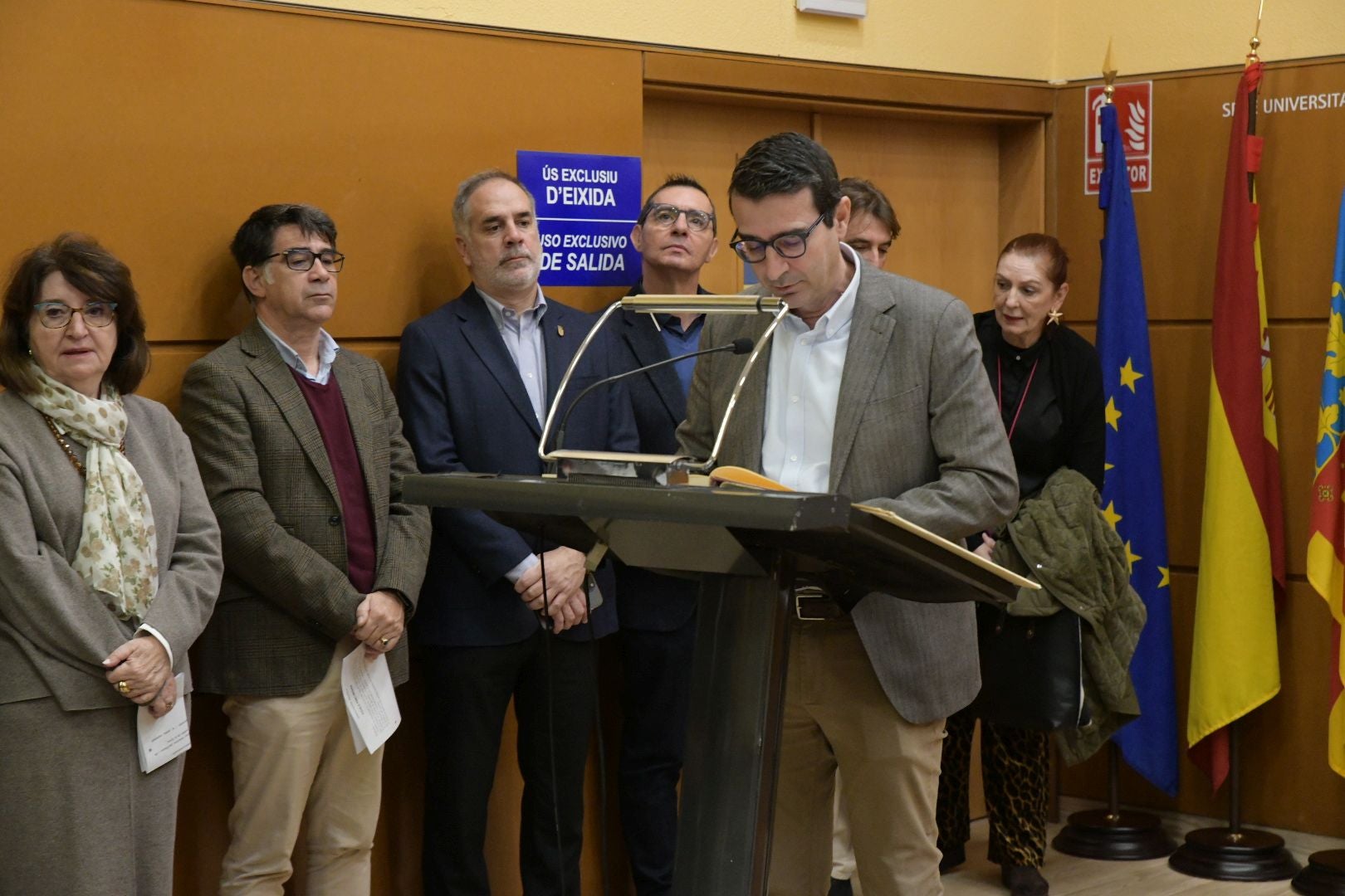 Alicante celebra el Día de la Constitución con una masiva lectura pública en la Sede Universitaria