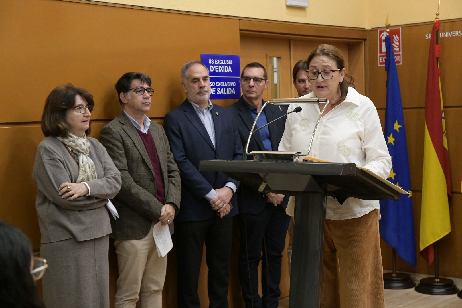Alicante celebra el Día de la Constitución con una masiva lectura pública en la Sede Universitaria
