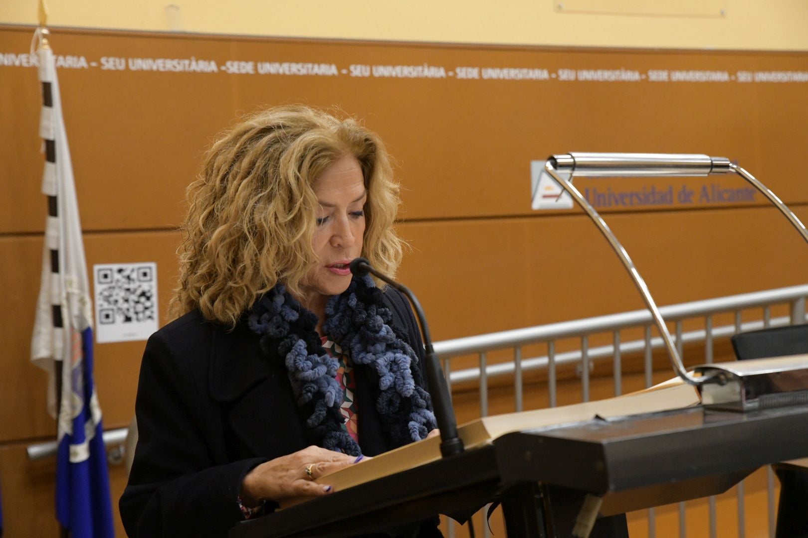 Alicante celebra el Día de la Constitución con una masiva lectura pública en la Sede Universitaria