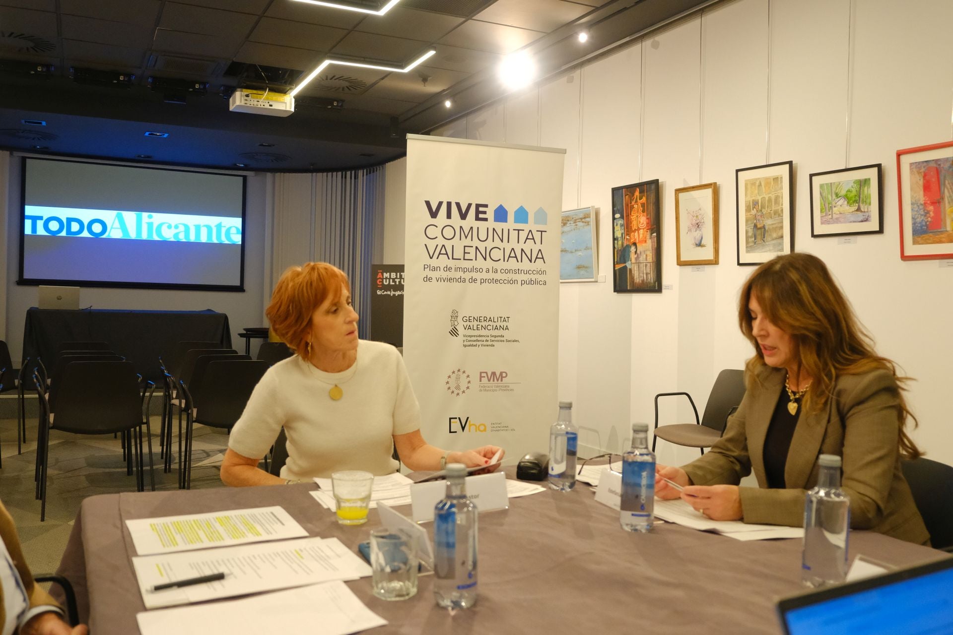 La mesa de expertos del Plan VIVE, en imágenes