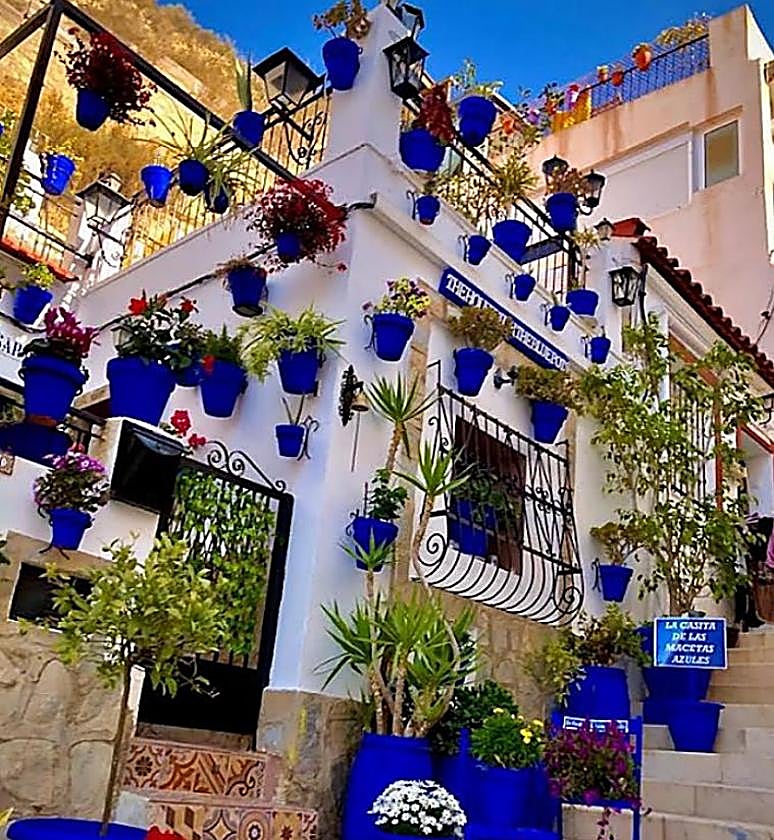 Alicante in a Day: Heritage, Art, Beach, and Fine Dining in the Spanish Gastronomy Capital 2025