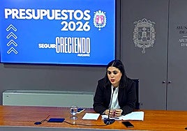 La concejala de Hacienda, Nayma Beldjilali, presenta los Presupuestos 2026.