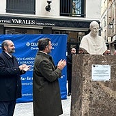 El alcalde Pablo Ruz, junto a representantes del CEU, durante la inauguración de la nueva sede universitaria en el edificio del Capitolio.
