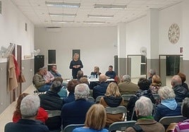 Reunión con los vecinos de Plaza América.