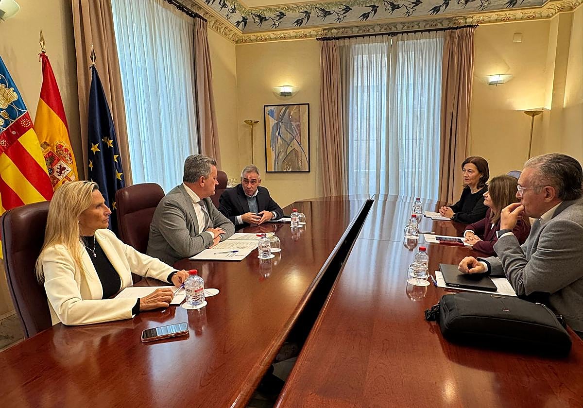 Imagen principal - The Consell to allocate 6 million to reduce wild boar population but rules out swine fever cases in the region