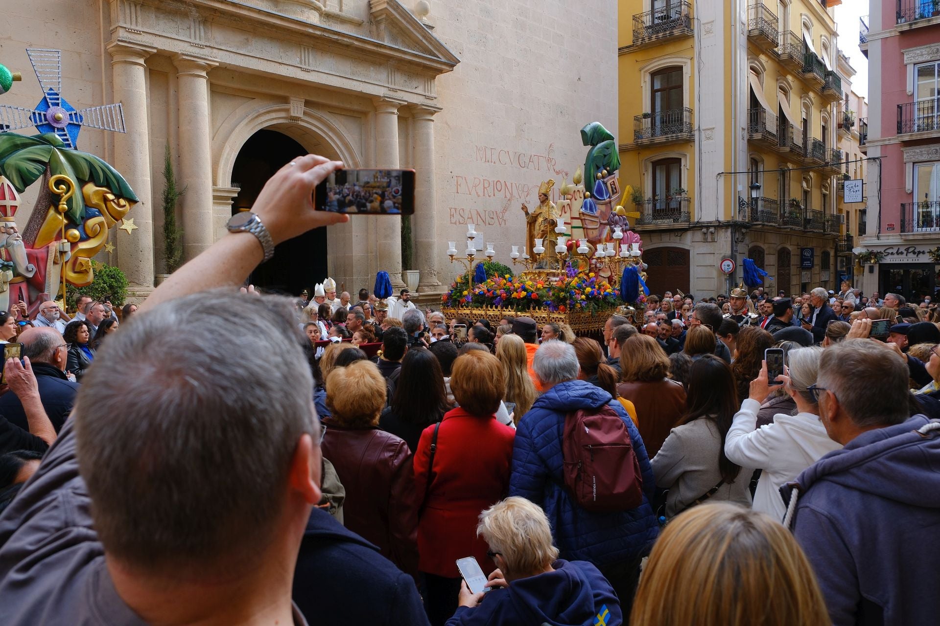 Alicante venera a su patrón San Nicolás