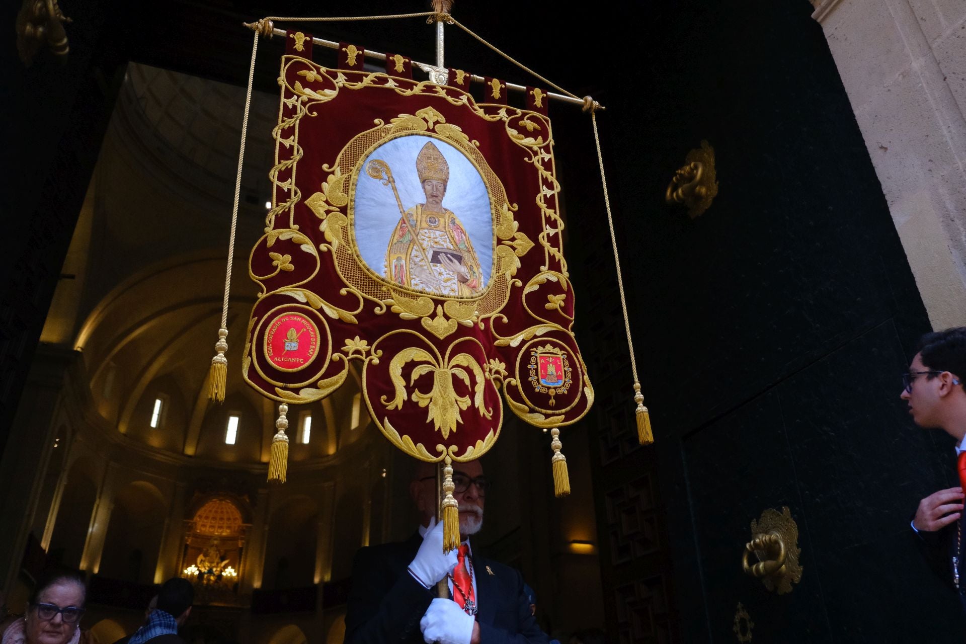 Alicante venera a su patrón San Nicolás