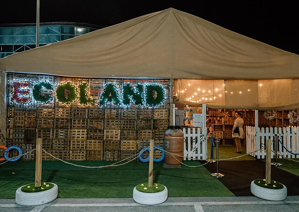 Imagen secundaria 1 - Varios momentos de la inauguración y actividades de EcoLand 2025, la propuesta navideña sostenible de L'Aljub.