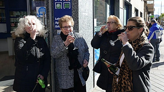 La suerte sonríe a varios municipios de Alicante con el 77715, un quinto premio de la Lotería de Navidad