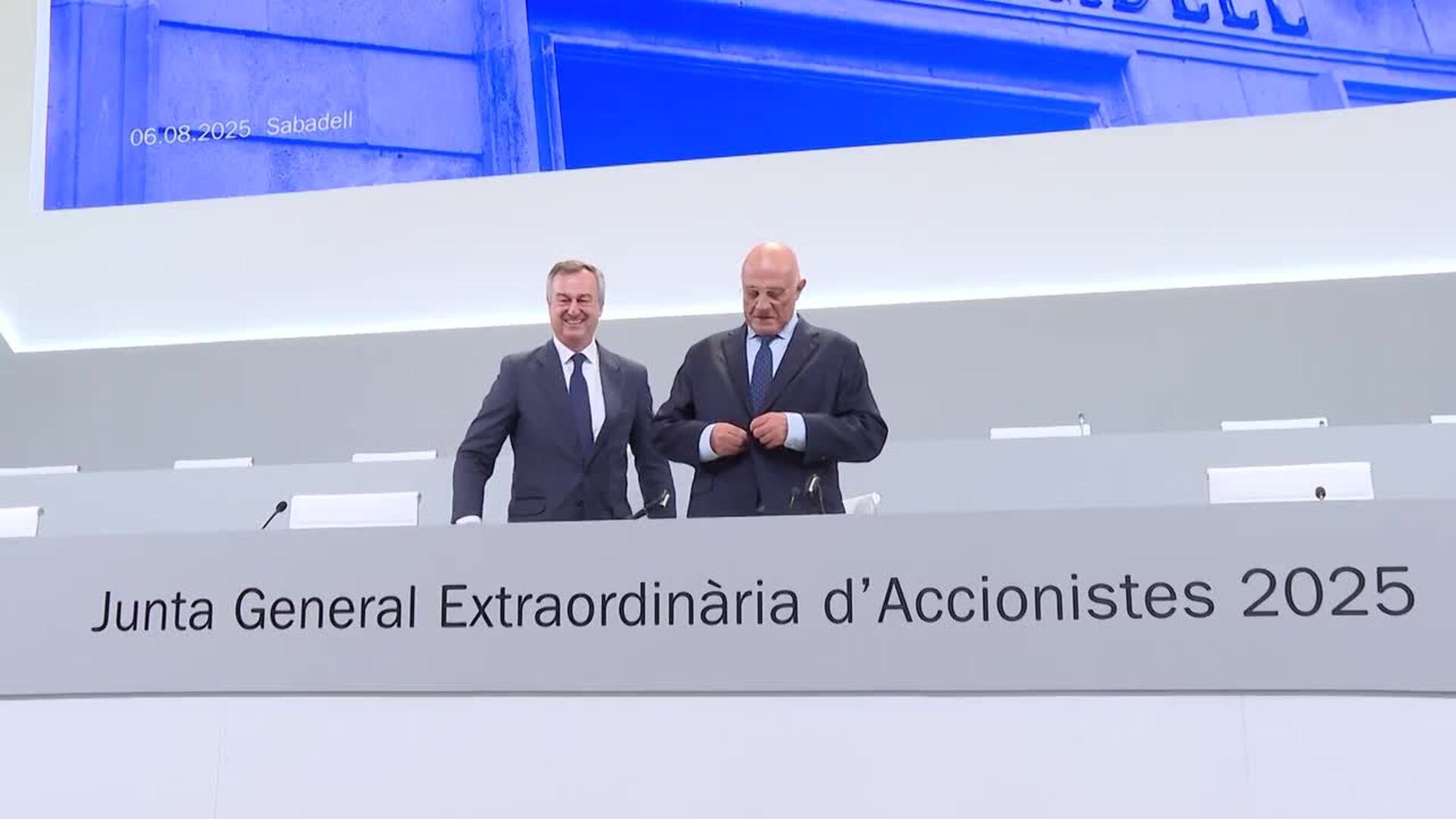 BBVA mejora su OPA sobre Sabadell un 10% y ofrece una contraprestación enteramente en acciones