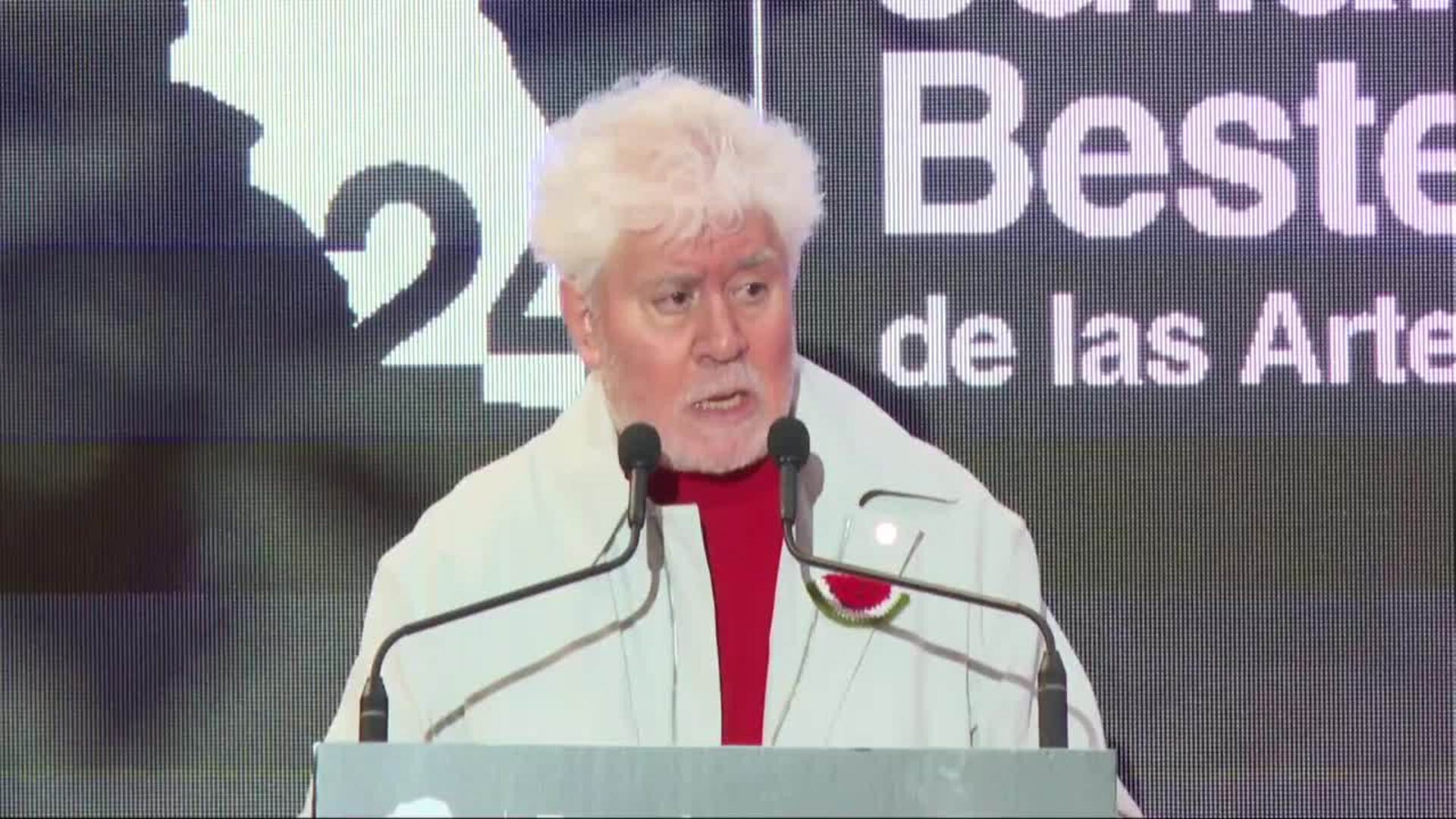 Pedro Almodóvar defiende que "ahora un gobierno progresista es más necesario que nunca"