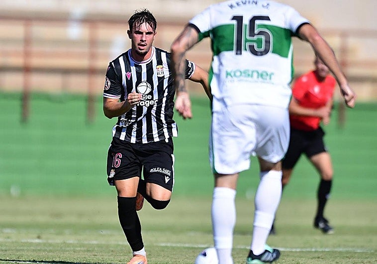 El Elche cierra la primera semana del parón con un amistoso ante el Cartagena (3-0)