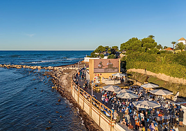 El escenario principal del D*na Festival, situado al final del paseo de la Marineta Cassiana de Dénia.