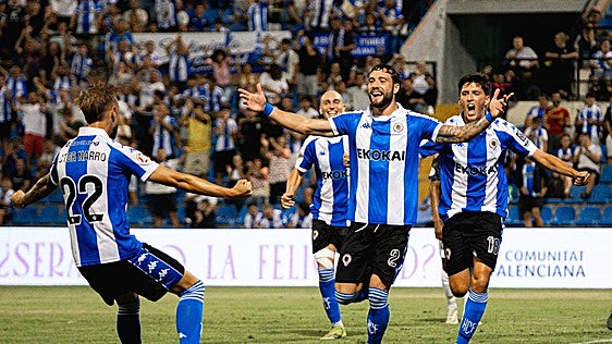Abonados al sufrimiento: el Hércules es muy superior al Torremolinos pero acaba pidiendo la hora (1-0)