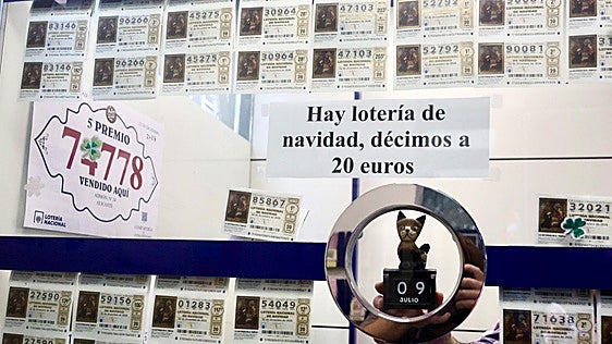 Ni playa ni museos: el souvenir estrella del Imserso este verano en Alicante es un décimo de la Lotería de Navidad