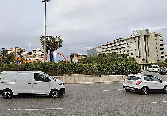 Herida una mujer en un accidente de tráfico en la 'rotonda del barco' de Alicante