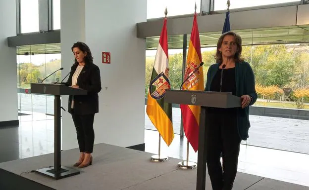 La presidenta de La Rioja, Concha Andreu y la ministra para la Transición Ecológica, Teresa Ribera