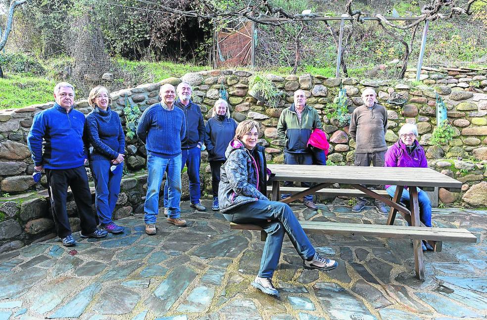 Con los amigos, en Panzares. Esmeralda Echávarri, Raquel Goñi, Conchi Martínez, Eduardo Gorri, Javier Chivite, José Antonio Razquin, Javier García, Ignacio Olaz y Vicky Satrústegui. 